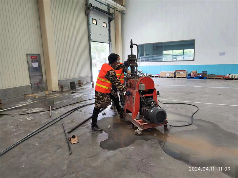 松潘厂房地面下沉塌陷注浆加固施工